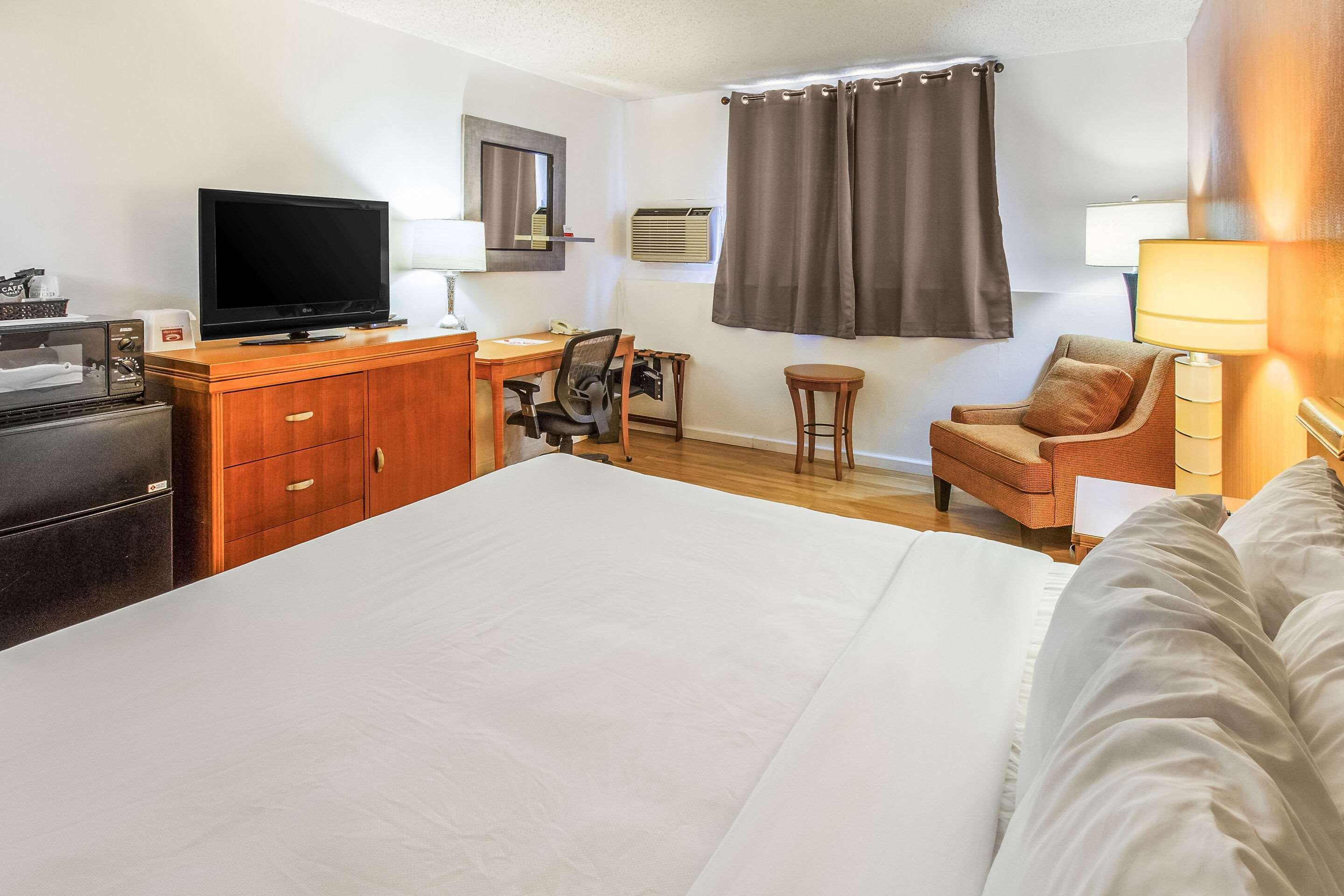 Econo Lodge Alliance Exteriér fotografie